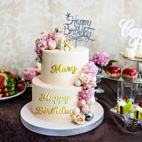 Jspupifip photo-prop toppers make desserts perfect for memories.