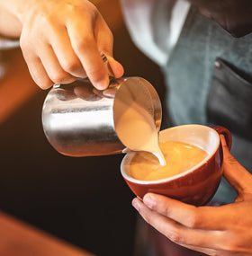 Juan Valdez Huila packaging emphasizes sustainability and farmer-first sourcing.