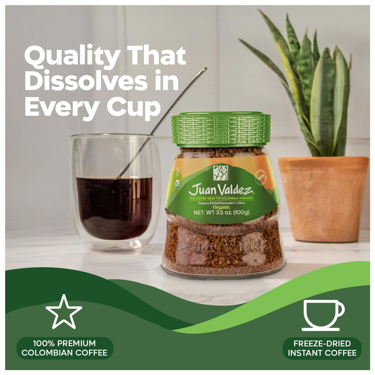 Juan Valdez Organic freeze-dried coffee packaging close-up highlights quality and organic origin.