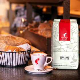 Julius Meinl Crema Espresso Classico crema on a bold espresso.