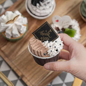 KASVAN Black Pearl Sprinkles cake decoration enhances cupcakes, donuts, and ice cream.