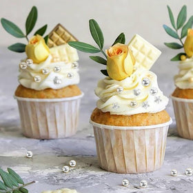 Kasvan Silver Pearl Sugar Sprinkles brighten ice cream toppings with shine.