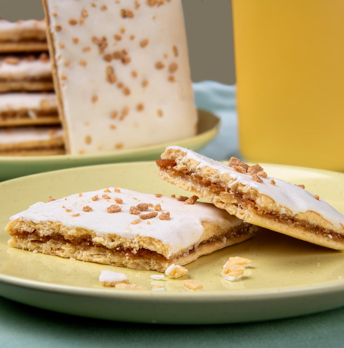 Toaster-ready Katz Apple Crisp pastry – flaky crust with warm apple filling.