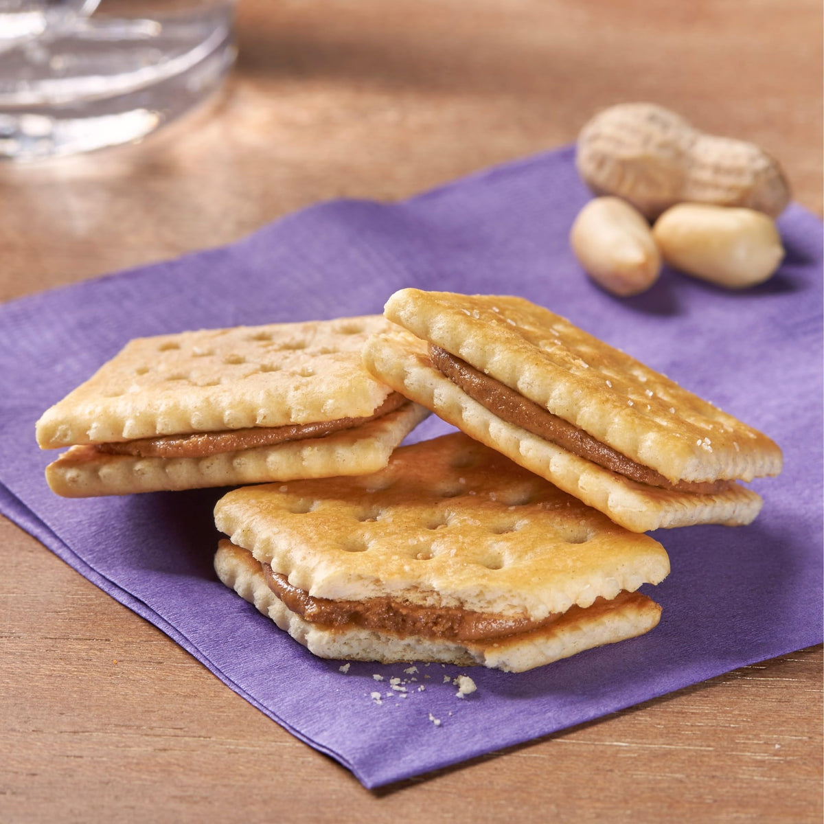 Keebler sandwich crackers on-the-go snack pack for lunchboxes and trips