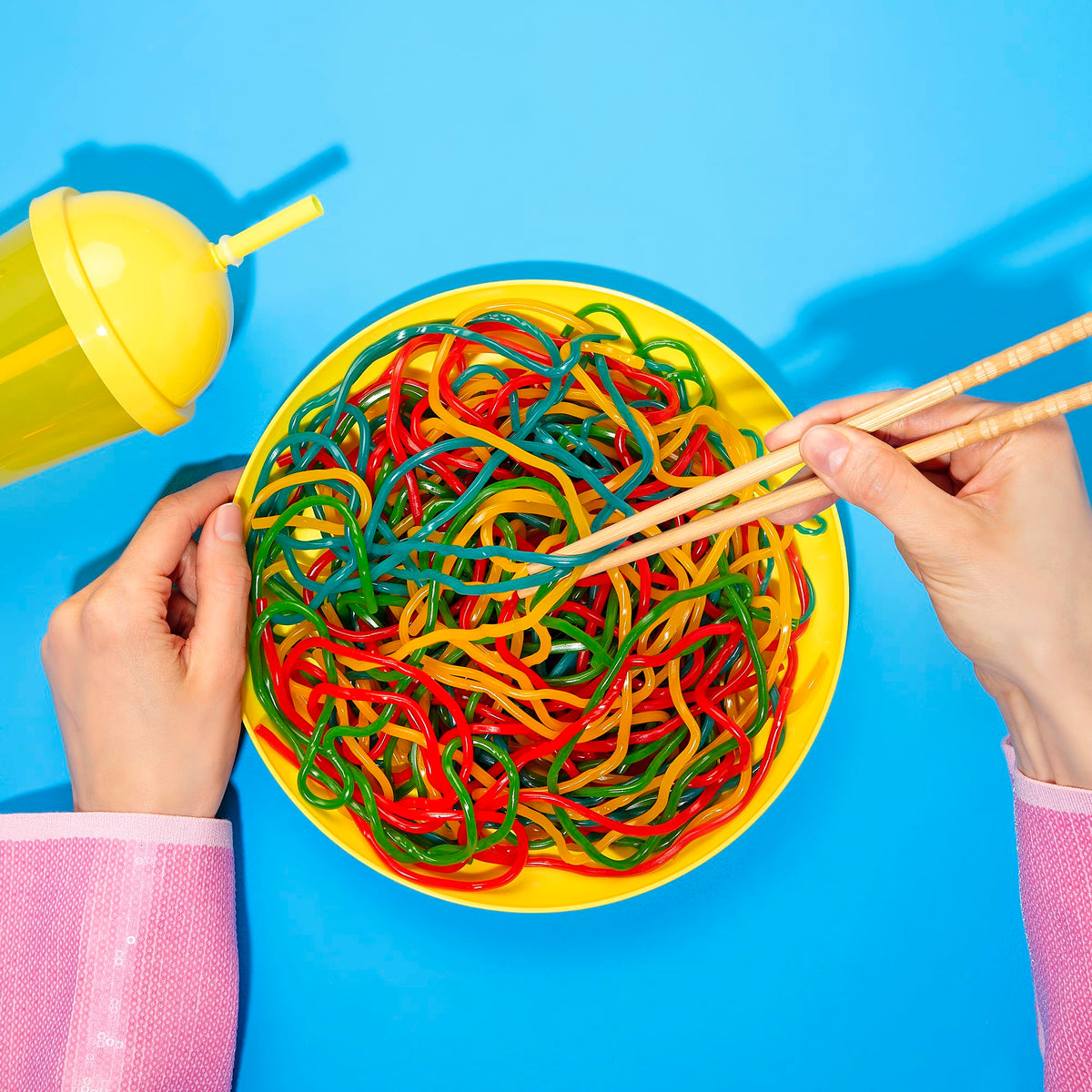 Kervan Bebeto Rainbow Licorice Laces used to tie edible knots.