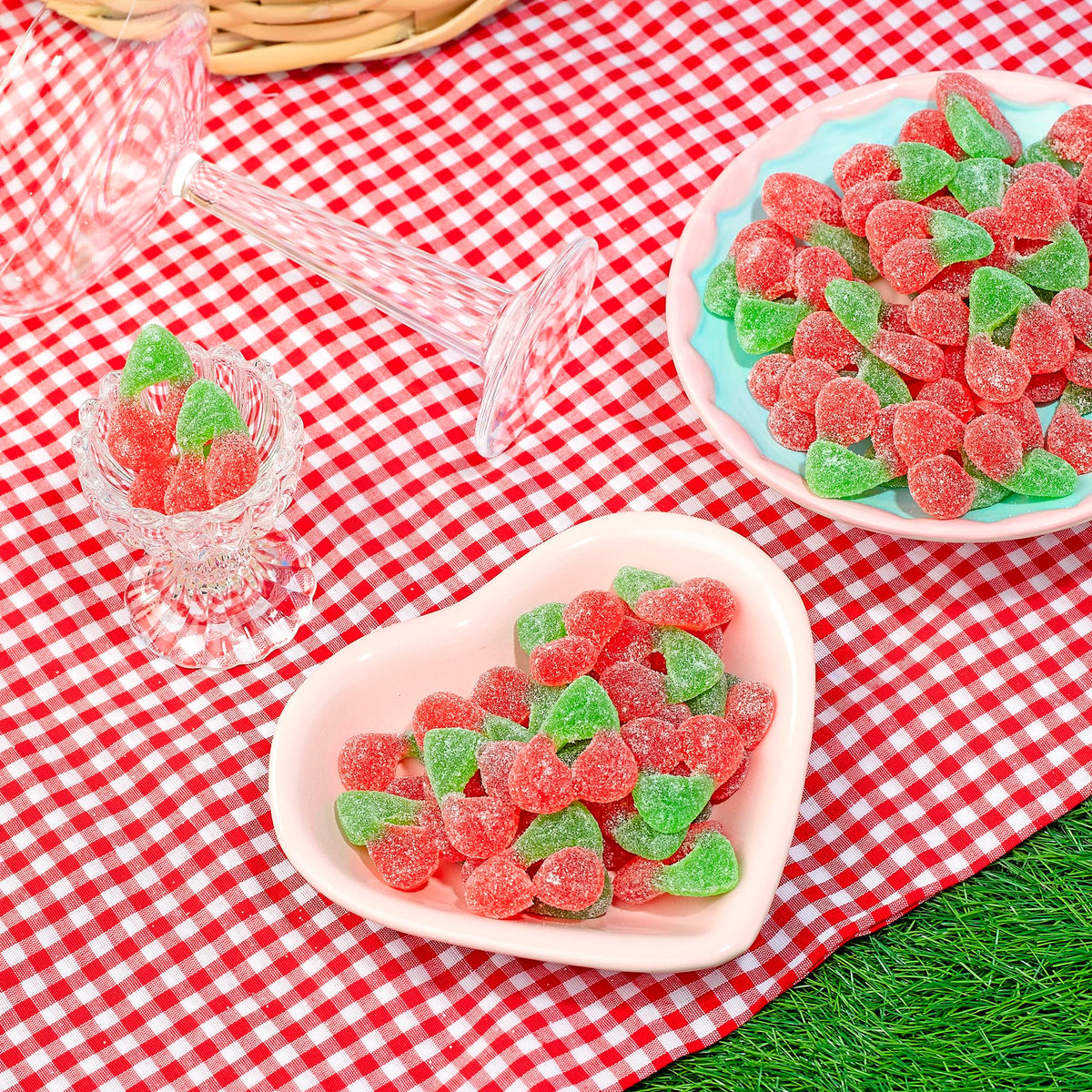 Kervan Bebeto Sour Cherry gummies on party table add colorful treats.