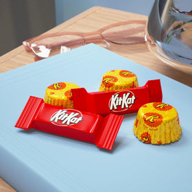 KIT KAT and REESE'S miniatures packaged as giftable candy moments.