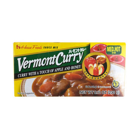 KITMOUS Vermont Curry 2-pack in a cooking pan ready to simmer