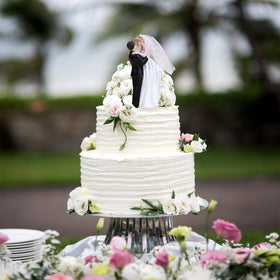 Klfoho cake topper packaging box protects delicate figure