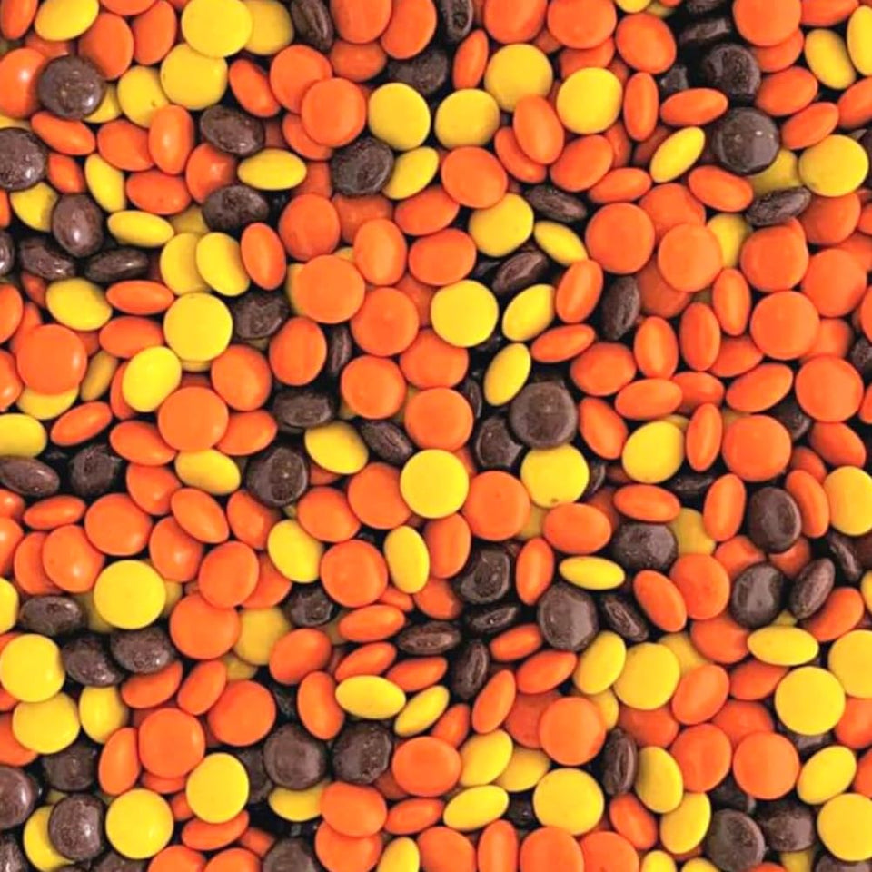 KLUB BULK Chocolate Peanut Butter Pieces with a crunchy shell, ideal for sharing at parties.