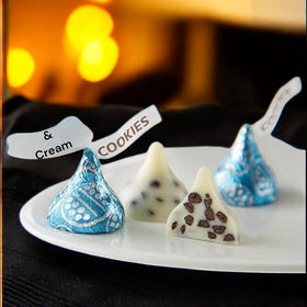 KLUB BULK Cookies & Cream Kiss in a candy bowl, great for Christmas or Easter.