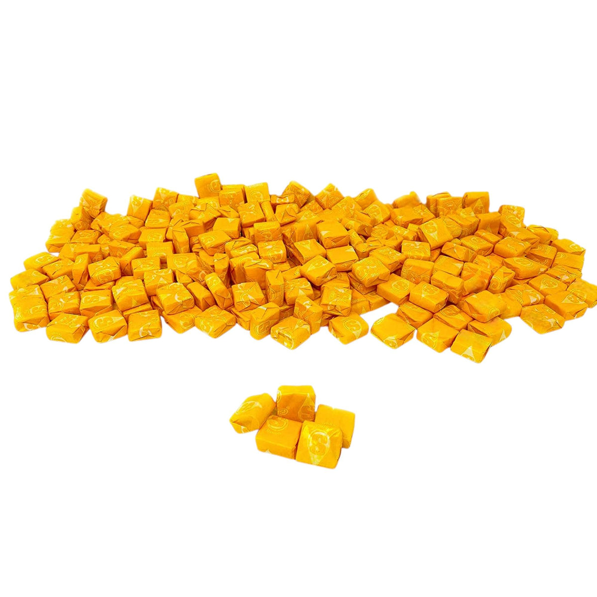 KLUB BULK individually wrapped lemon chews offer convenient on-the-go freshness.