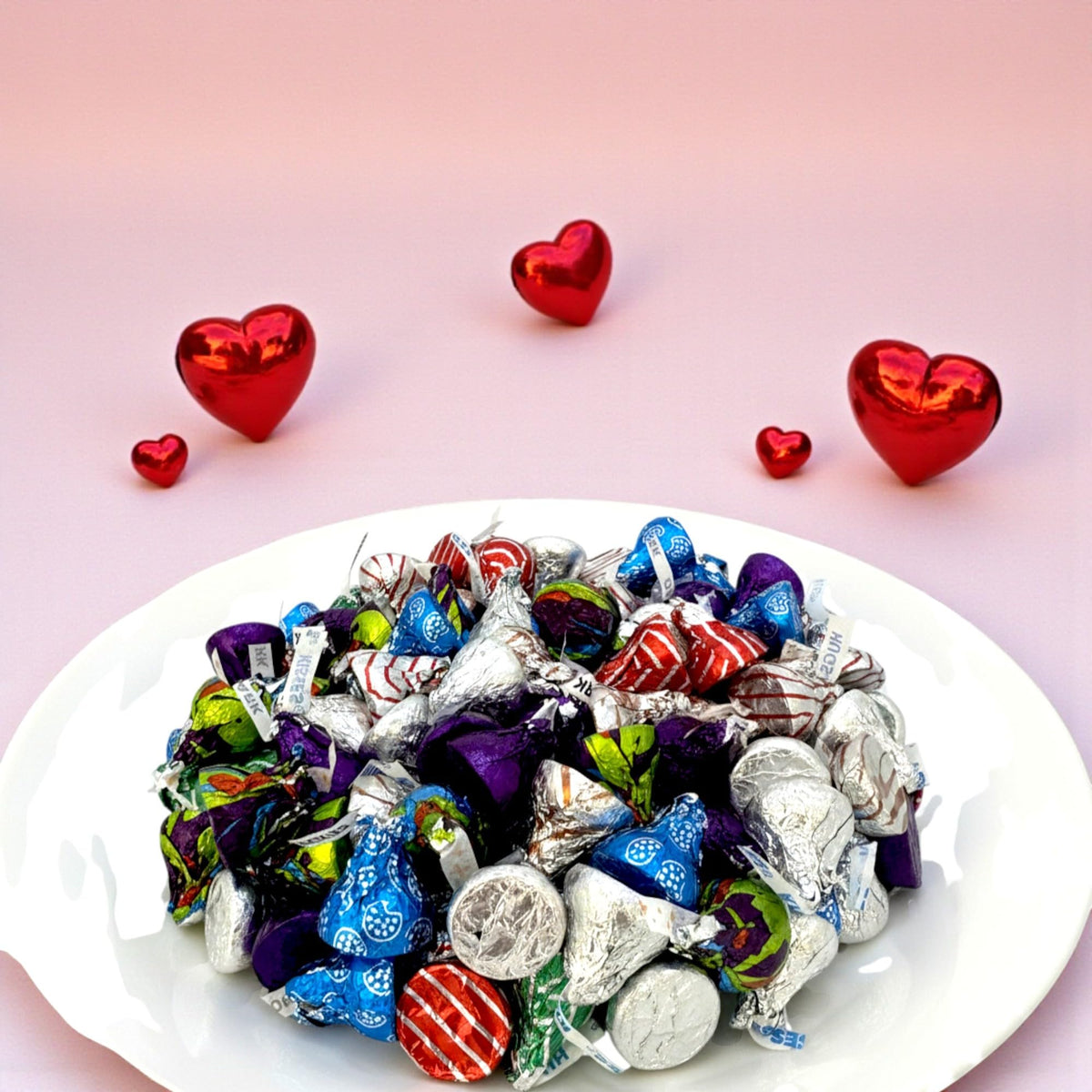 KLUB BULK Kiss HUGS with White Creme for gifting.
