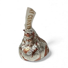 KLUB BULK Meltaway Milk Chocolate Kiss presented as a gift idea for celebrations.
