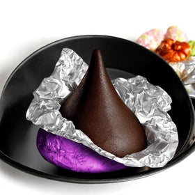 KLUB BULK Dark Chocolate Kiss individually wrapped for sharing and freshness.
