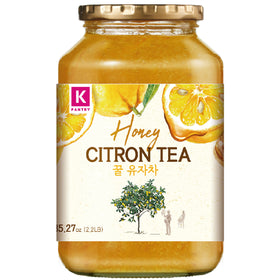 KPANTRY Korean Yuja Tea jar close-up with real yuzu slices for authentic flavor.