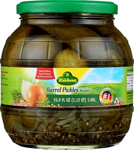 Kühne kosher barrel pickles with dill and onions, ideal for sandwiches and snack platters.