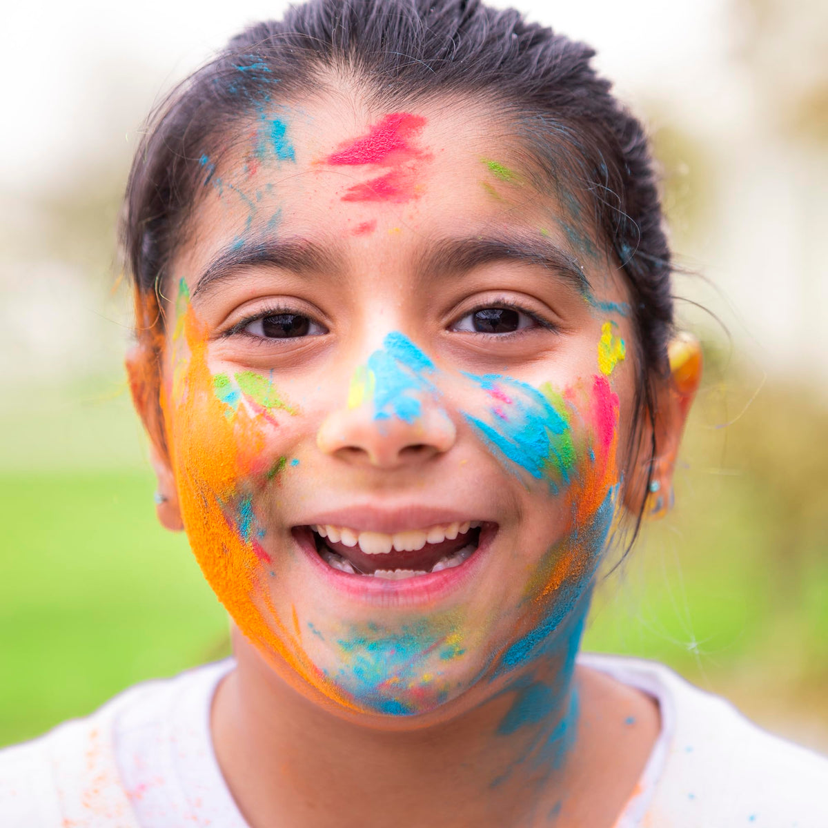 Biodegradable packaging of Kulture Khazana Holi color powder kit