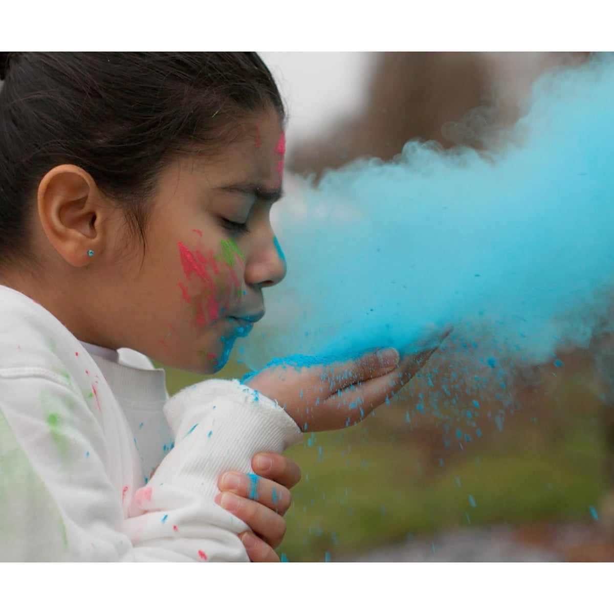 Kulture Khazana Holi color powder on clothes shows machine washable results.