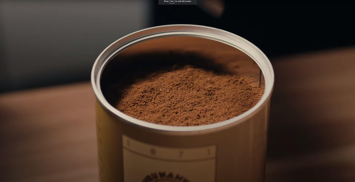 Kurukahveci Mehmet Efendi foam top on a traditional cup showcase foam.