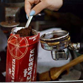 La Carreta espresso grounds in moka pot ready for brewing