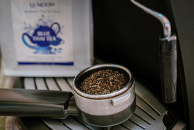 LA MOON TEA No artificial dyes label communicates natural color.