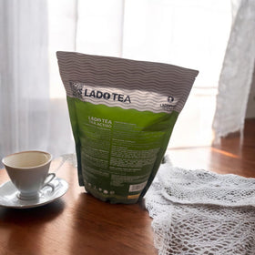 LADOPHAR Artichoke Tea brewing setup demonstrates hot and iced serving versatility