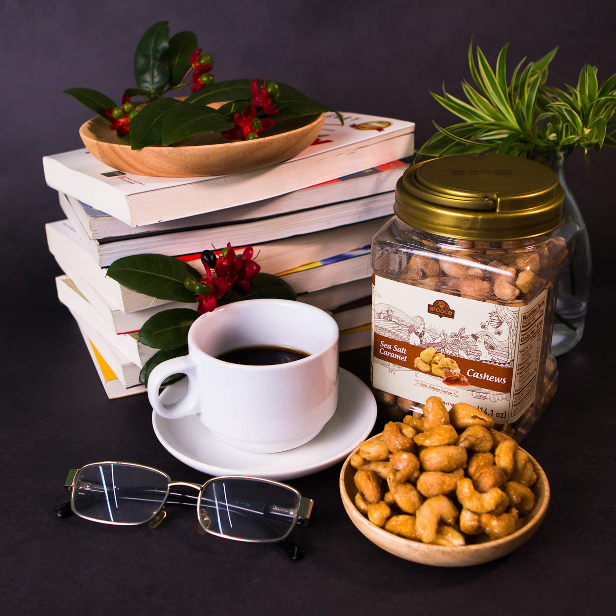 LAFOOCO Re-sealable jar packaging emphasizes freshness.