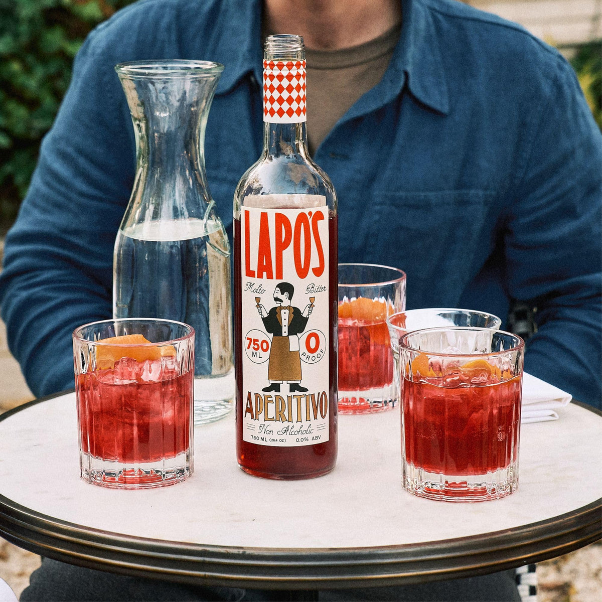 Hibiscus and gentian notes highlighted on Lapo's non-alcoholic aperitivo label.