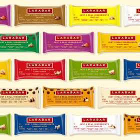 LÄRABAR Apple Pie bar in lunchbox shows grab-and-go appeal for busy days.
