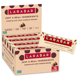 LÄRABAR Chocolate Chip Cookie Dough bar close-up shows real ingredients for flavor