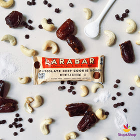 LÄRABAR Chocolate Chip Cookie Dough cross-section reveals cashews and dates for real ingredients.