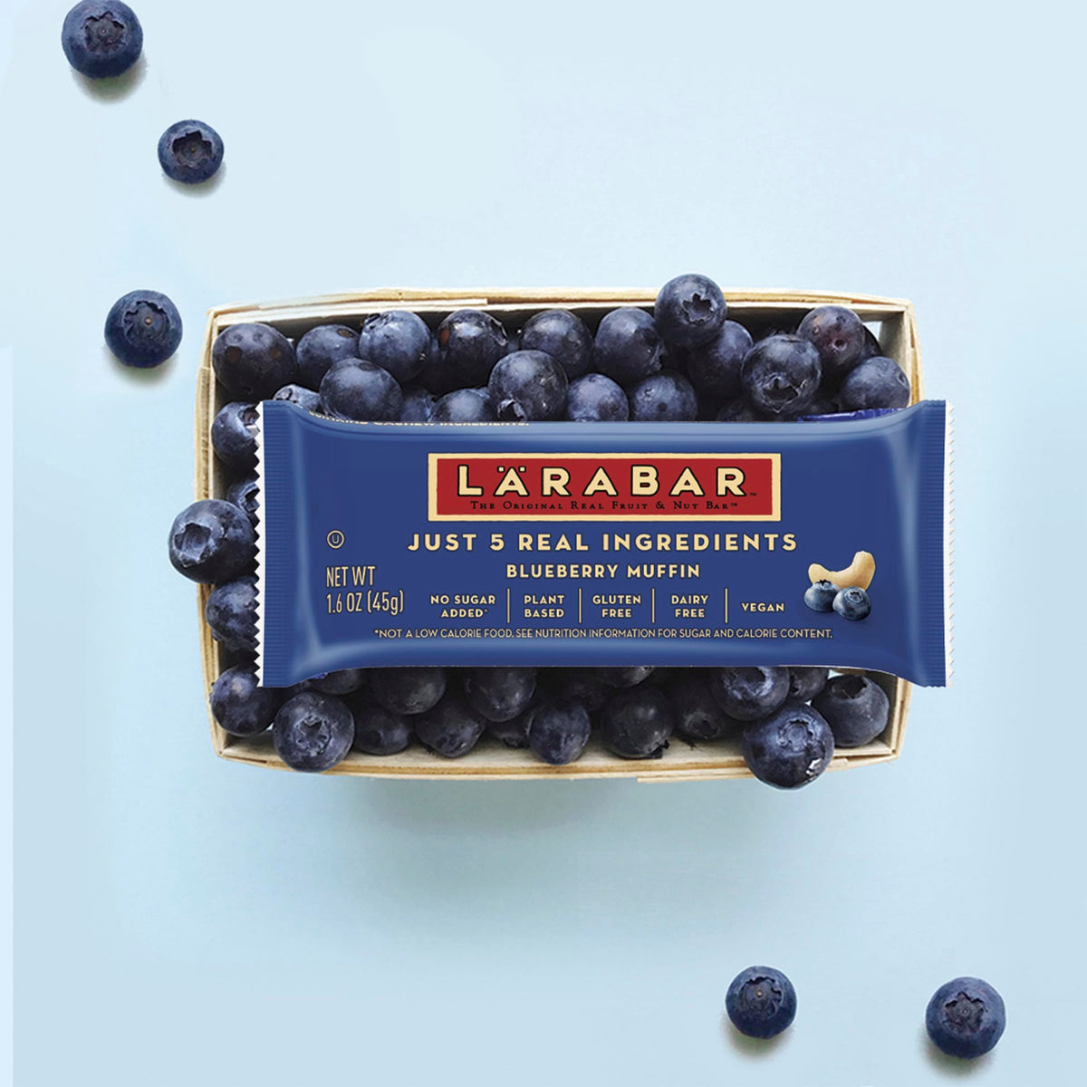 LÄRABAR Apple Pie Bar: pantry-friendly vegan indulgence for anytime snacking.