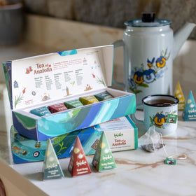 LAZIKA pyramid-infuser bags brewing rich aromas with ease.