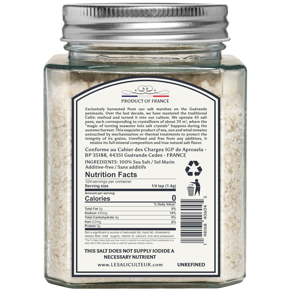 Le Saliculteur de Guerande grey sea salt crystals close-up, premium texture for cooking.