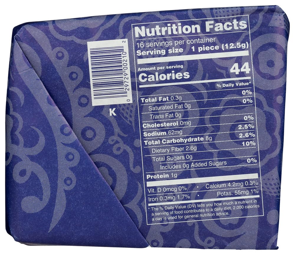 Leksands Original Triangle Crispbread tiles close-up, showing crisp texture for toppings.