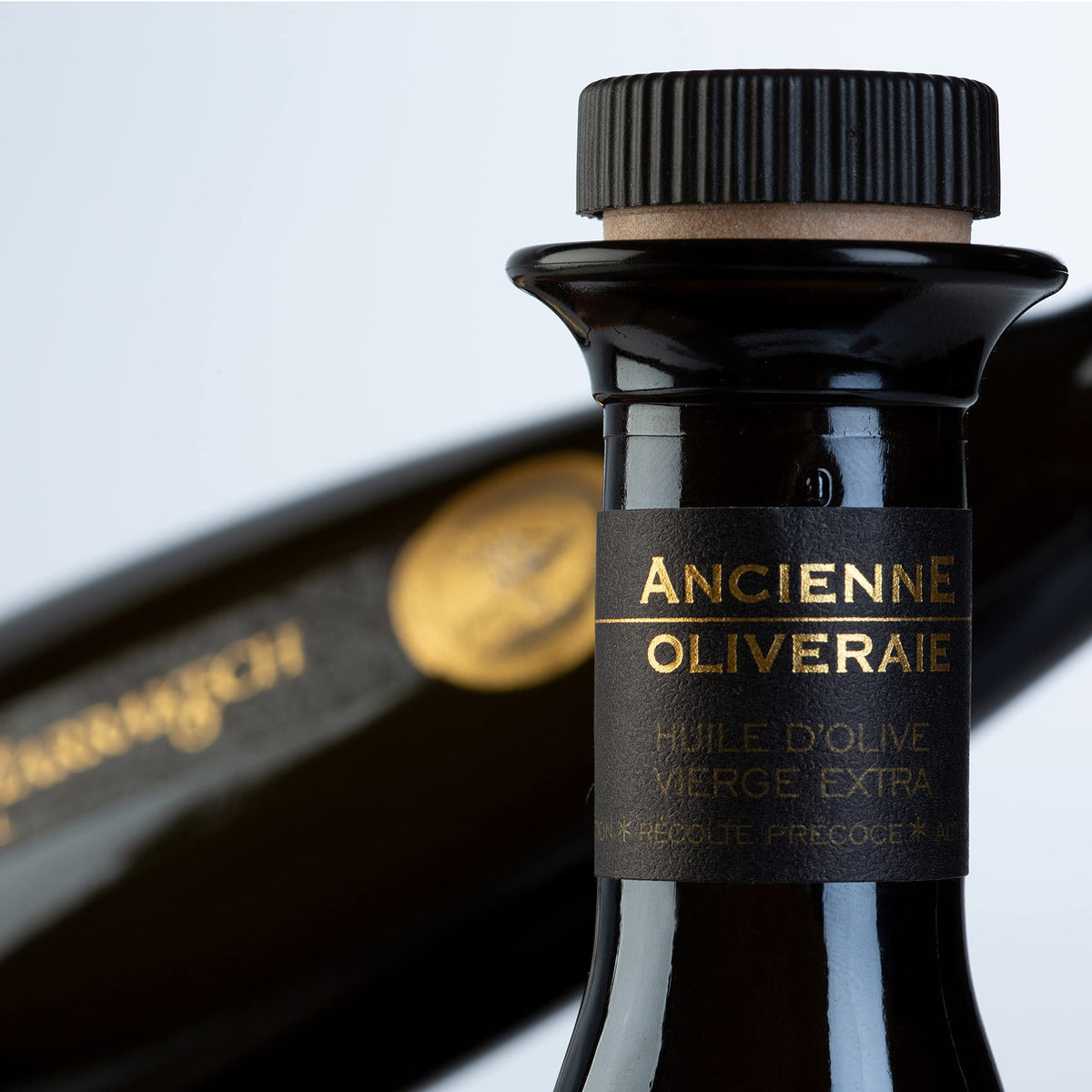 Les Terroirs De Marrakech dark glass helps preserve delicate flavors.