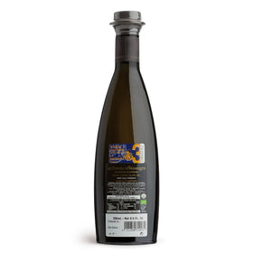 Les Terroirs De Marrakech glass bottle showcases vibrant Moroccan EVOO color.
