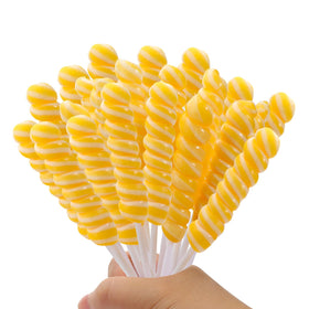 LIDATREE Twisty Lollipop close-up, yellow lemon flavor for vibrant party moments.