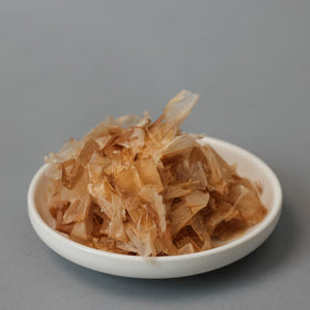 Life Essentials Bonito Flakes meal topper — enhances meal aroma and flavor.