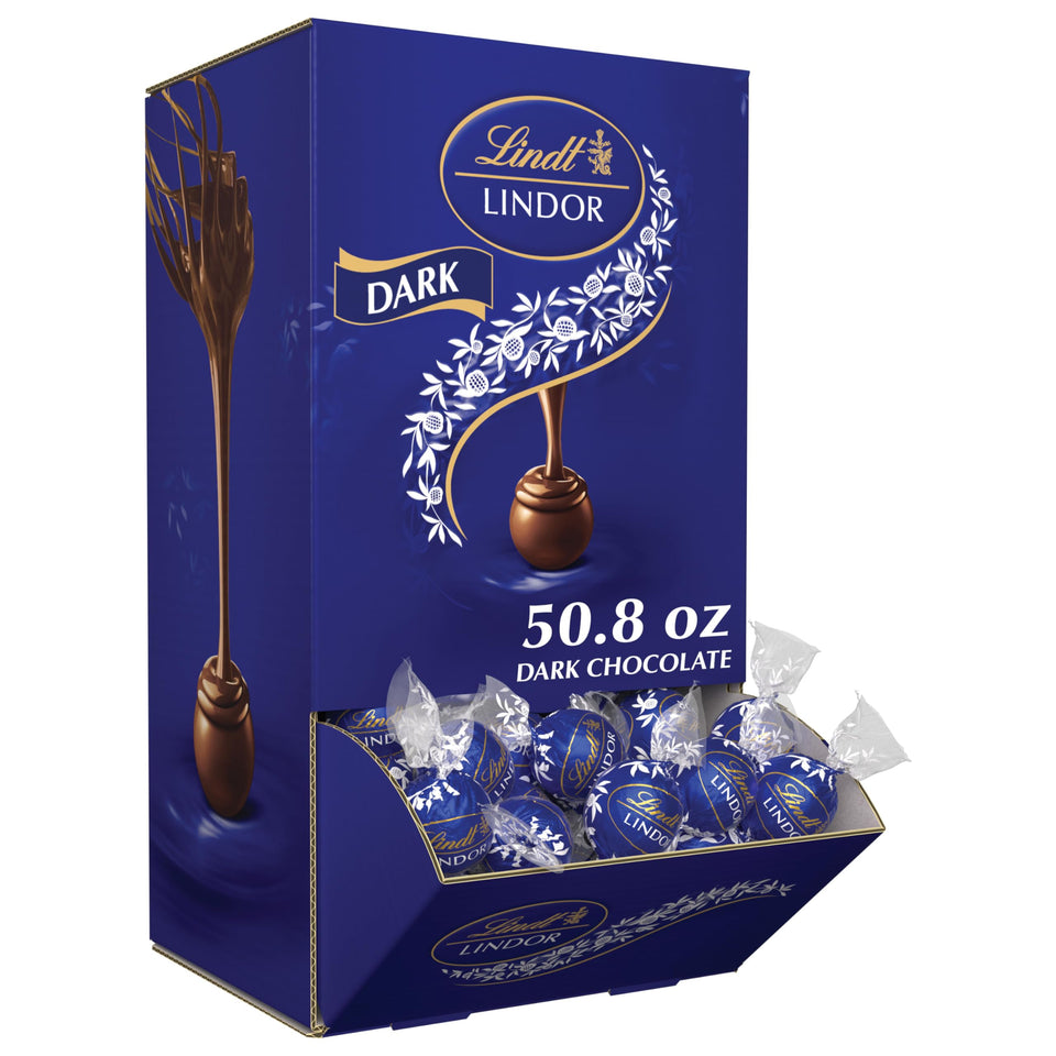 Lindt LINDOR packshot highlighting premium gifting appeal.