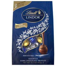 Lindt LINDOR sharing bag ready for gatherings or gifting.