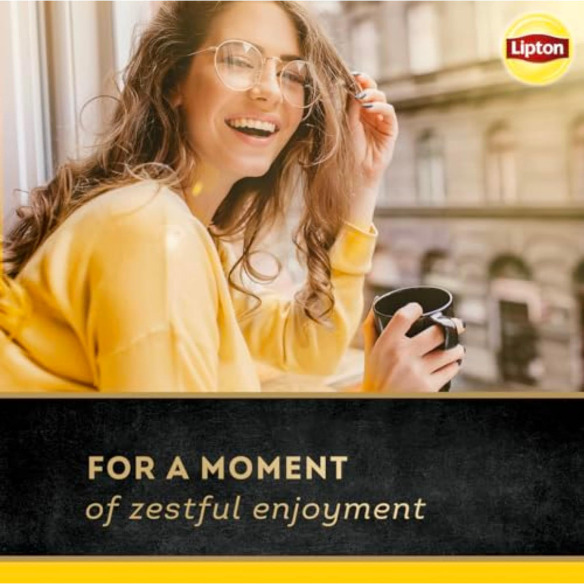 Lipton tea with lemon peel delivers refreshing citrus notes.