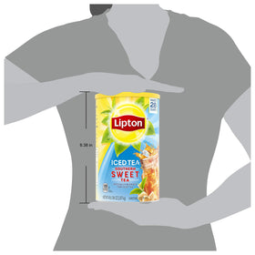 Lipton Southern Sweet Iced Tea Mix pour into glass, ideal for family gatherings.