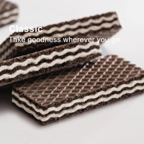 Loacker Classic Cocoa & Milk packaging 12-pack is convenient for lunchboxes and on the go.