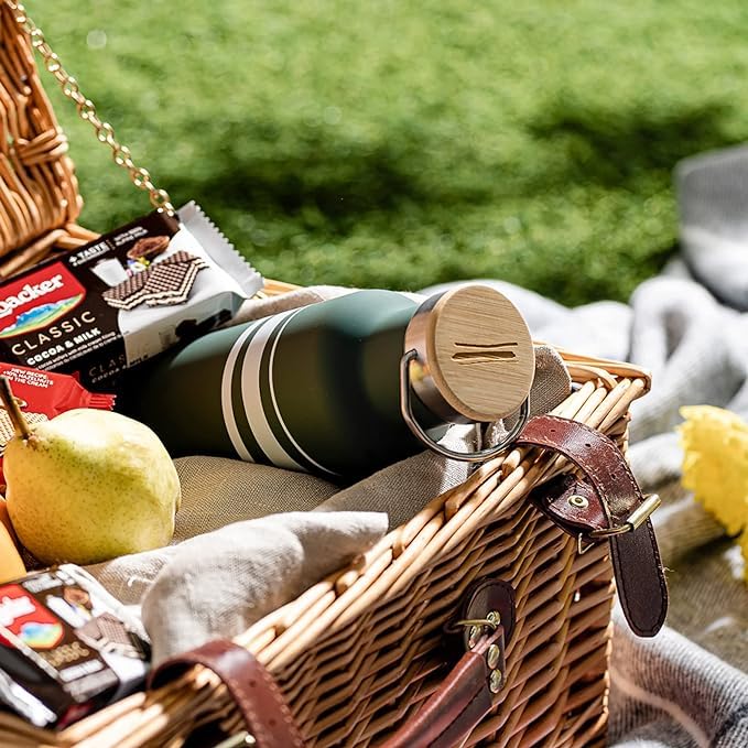 Loacker Classic Cocoa & Milk snack on the go is a perfect commuter treat.