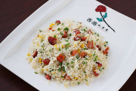 Lobo Thai Roast Red Pork Seasoning Mix served with steamed rice