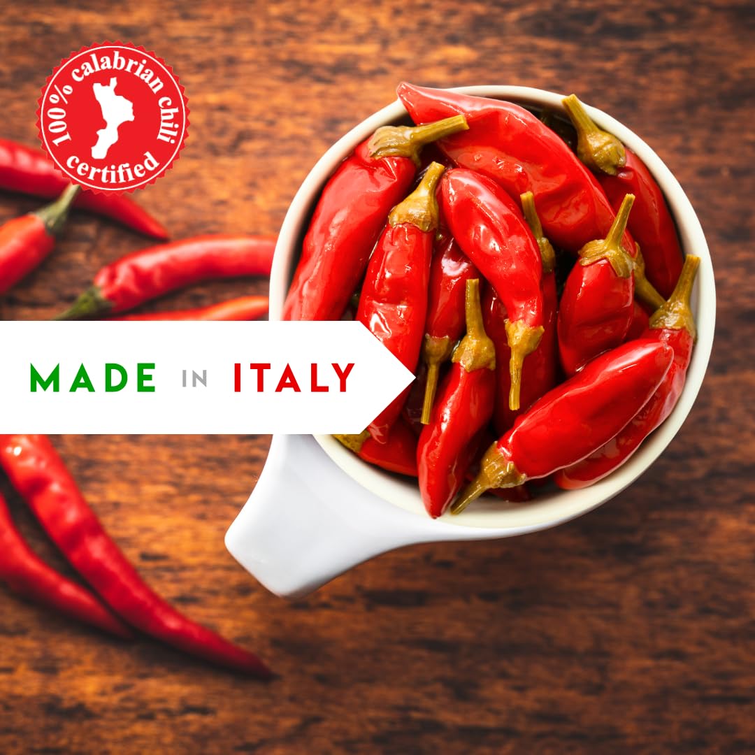 L'Oro Del Sud chili peppers on pasta dish for versatile flavor.