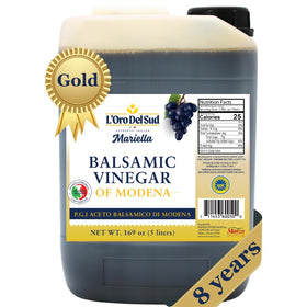 L'Oro Del Sud Gold Label bottle gleams with rich 8-year aged balsamic.