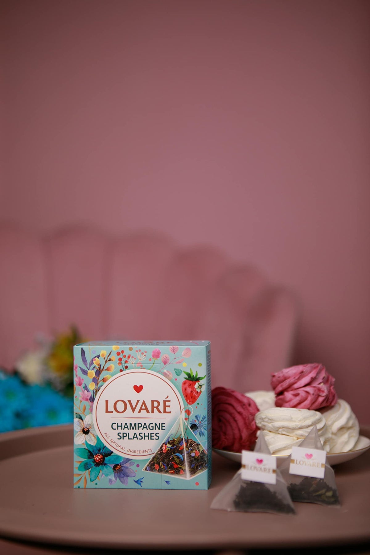 LOVARE 1001 Nights pyramids close-up showing deep blend for a flavorful cup.